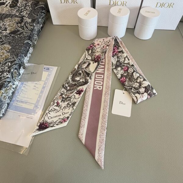 replica,repliche,fake,1:1,earrings,bracelet,ring,jewelry Fascia per capelli e sciarpa Dior Rabbit in edizione limitata