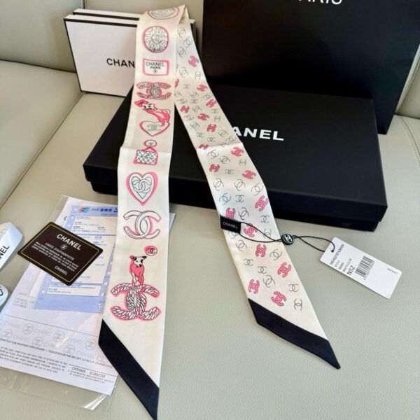 replica,repliche,fake,1:1,earrings,bracelet,ring,jewelry La sciarpa Chanel Twilly è qui