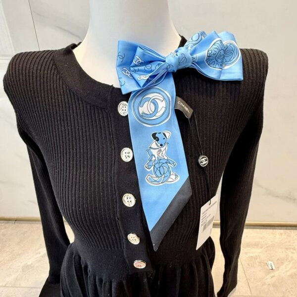 replica,repliche,fake,1:1,earrings,bracelet,ring,jewelry La sciarpa Chanel Twilly è qui