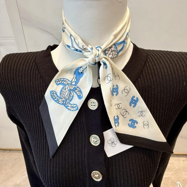replica,repliche,fake,1:1,earrings,bracelet,ring,jewelry La sciarpa Chanel Twilly è qui