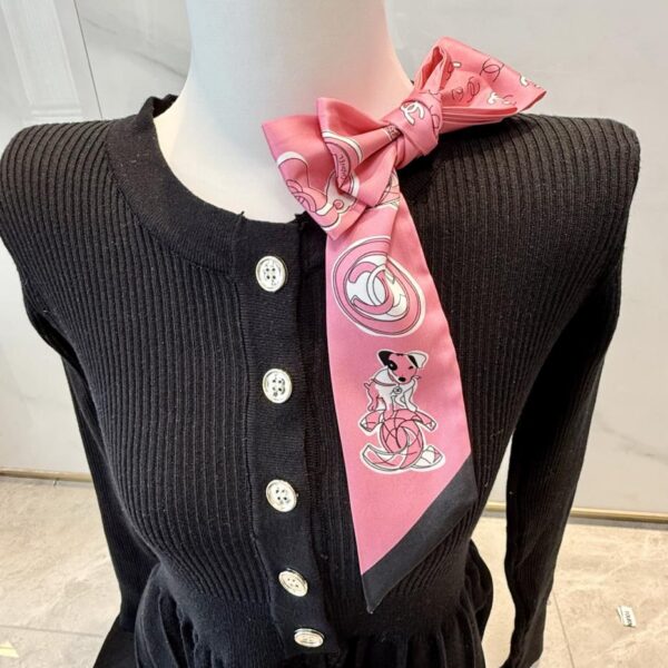 replica,repliche,fake,1:1,earrings,bracelet,ring,jewelry La sciarpa Chanel Twilly è qui