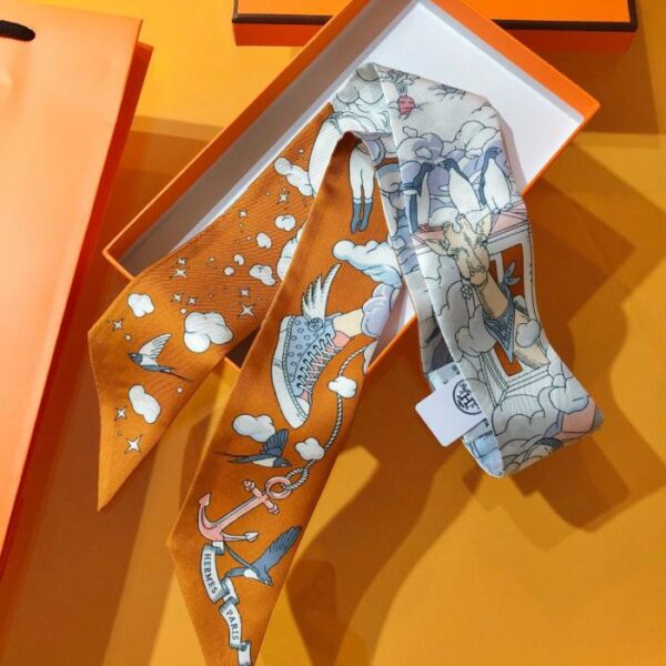 replica,repliche,fake,1:1,earrings,bracelet,ring,jewelry PHMS2261🦋 Hermès [Tutto tra le nuvole] Sciarpa piccola in seta Twilly‼