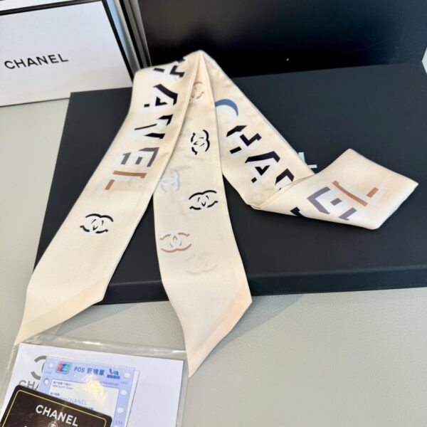replica,repliche,fake,1:1,earrings,bracelet,ring,jewelry CHANEL contrasta i nuovi streamer