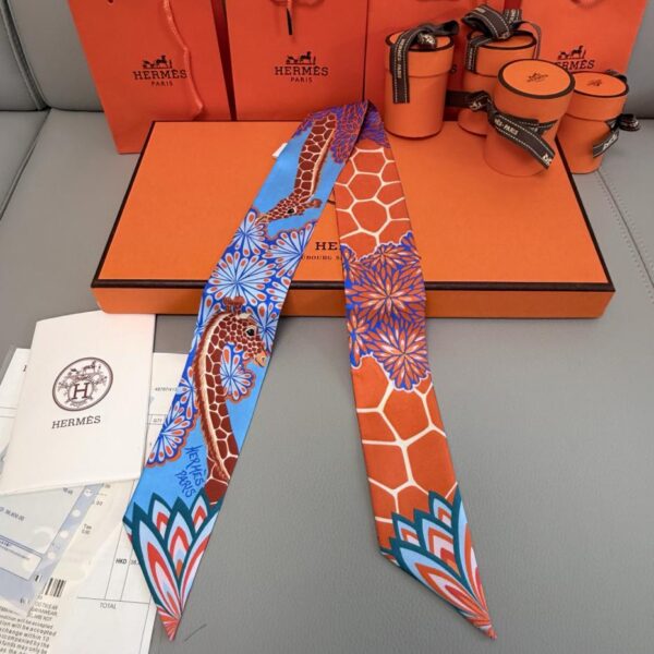 replica,repliche,fake,1:1,earrings,bracelet,ring,jewelry Sciarpa Twilly Hermes “Tre Grazie” (100% seta di gelso)