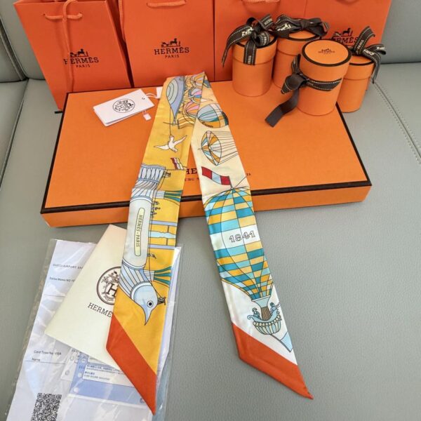 replica,repliche,fake,1:1,earrings,bracelet,ring,jewelry Sciarpa Twilly Hermes “Dream of Soaring in the Sky” (100% seta di gelso)