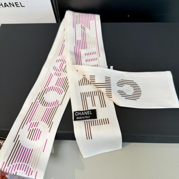 replica,repliche,fake,1:1,earrings,bracelet,ring,jewelry La sciarpa Chanel Twilly è qui