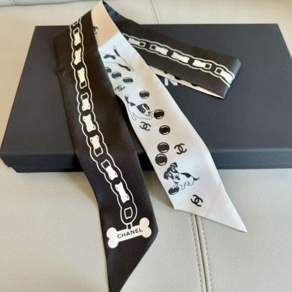 replica,repliche,fake,1:1,earrings,bracelet,ring,jewelry La sciarpa Chanel Twilly è qui