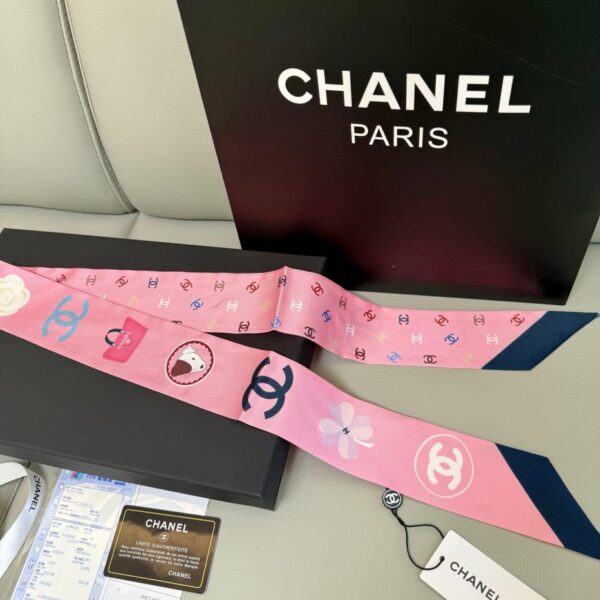 replica,repliche,fake,1:1,earrings,bracelet,ring,jewelry La sciarpa Chanel Twilly è qui