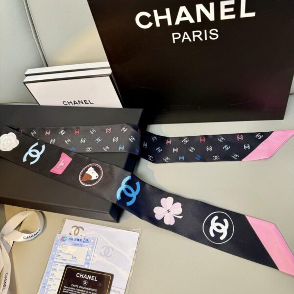 replica,repliche,fake,1:1,earrings,bracelet,ring,jewelry La sciarpa Chanel Twilly è qui