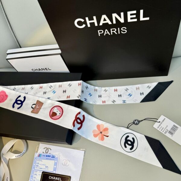 replica,repliche,fake,1:1,earrings,bracelet,ring,jewelry La sciarpa Chanel Twilly è qui