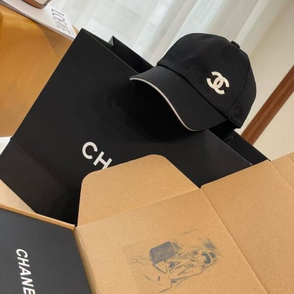 L'ultimo cappellino da baseball Chanel con logo doppia C è sobrio e lussuoso (B452)