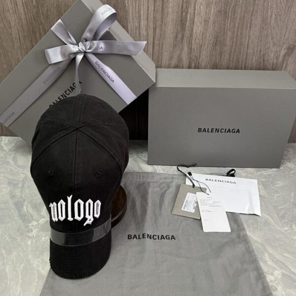 replica,repliche,fake,1:1,earrings,bracelet,ring,jewelry Cappello da baseball di Balenciaga