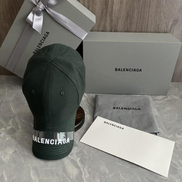 replica,repliche,fake,1:1,earrings,bracelet,ring,jewelry Cappellino da baseball Balenciaga. Logo Bale ricamato sul davanti