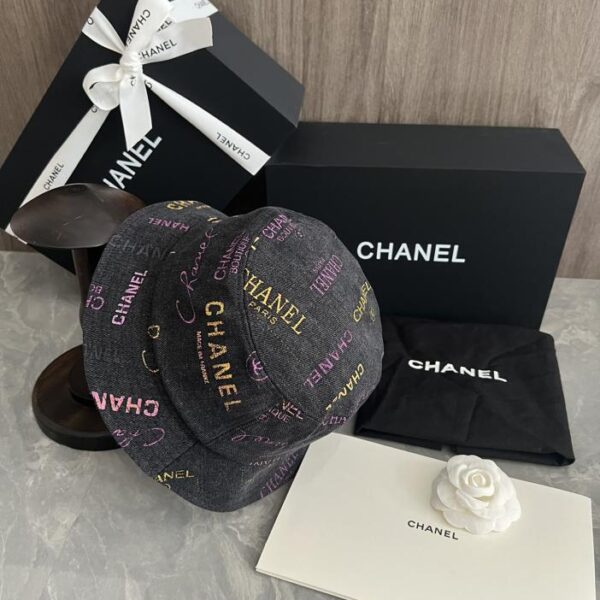 replica,repliche,fake,1:1,earrings,bracelet,ring,jewelry Cappello a secchiello in cotone personalizzato originale Chanel con lettera stampata logo stile design graffiti (84A3)
