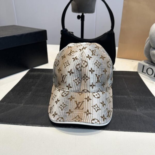 replica,repliche,fake,1:1,earrings,bracelet,ring,jewelry Il nuovo berretto da baseball originale di Louis Vuitton, jacquard sfumato Louis Vuitton (D5E4)