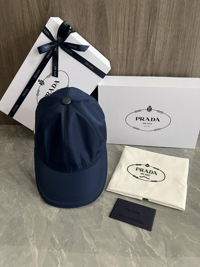 replica,repliche,fake,1:1,earrings,bracelet,ring,jewelry Cappellino da baseball personalizzato originale Prada con visiera (F9A2) in vendita sul sito ufficiale replica,repliche,fake,1:1,earrings,bracelet,ring,jewelry Cappellino da baseball personalizzato originale Prada con visiera (F9A2) in vendita sul sito ufficiale