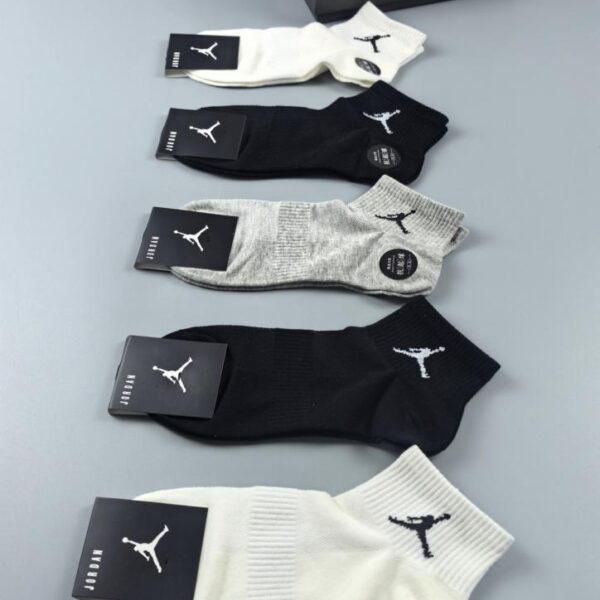 replica,repliche,fake,1:1,earrings,bracelet,ring,jewelry Sito ufficiale Air Jordan stesso modello del modello più venduto, qualità puro cotone, confortevole e traspirante, 5 paia in una scatola (E428)