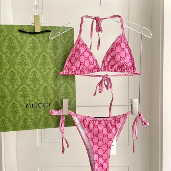 replica,repliche,fake,1:1,earrings,bracelet,ring,jewelry Il nuovo bikini di Gucci è un costume da bagno adatto a varie scene: mare, piscina, sorgenti termali, parco acquatico, rafting