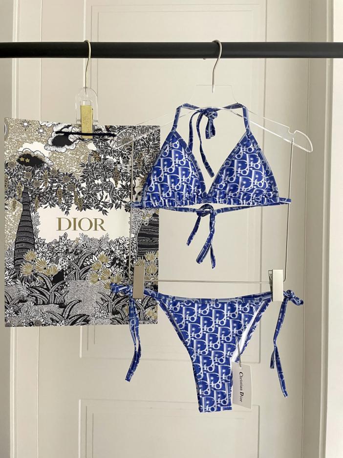 replica,repliche,fake,1:1,earrings,bracelet,ring,jewelry Il nuovo bikini di Dior è un costume da bagno adatto a varie scene: mare, piscina, sorgenti termali, parco acquatico, rafting replica,repliche,fake,1:1,earrings,bracelet,ring,jewelry Il nuovo bikini di Dior è un costume da bagno adatto a varie scene: mare, piscina, sorgenti termali, parco acquatico, rafting