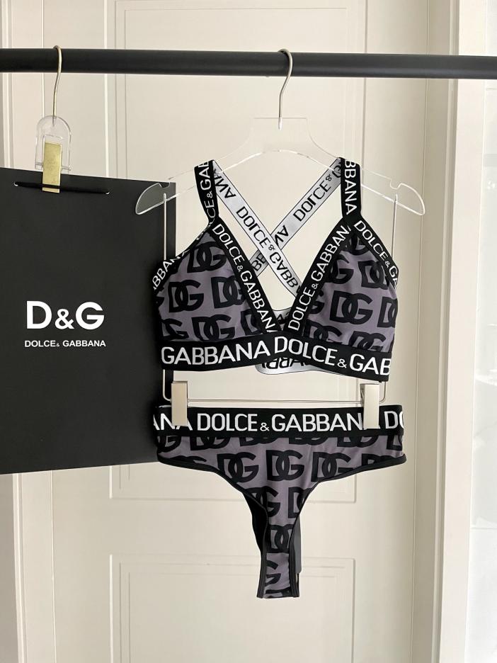 replica,repliche,fake,1:1,earrings,bracelet,ring,jewelry DG split bikini è un costume da bagno adatto a varie scene: mare, piscina, sorgente termale, parco acquatico, rafting replica,repliche,fake,1:1,earrings,bracelet,ring,jewelry DG split bikini è un costume da bagno adatto a varie scene: mare, piscina, sorgente termale, parco acquatico, rafting