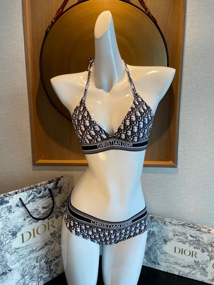 replica,repliche,fake,1:1,earrings,bracelet,ring,jewelry Costume da bagno diviso Dior adatto a varie scene ♀ Mare, piscina, sorgente termale, parco acquatico, rafting replica,repliche,fake,1:1,earrings,bracelet,ring,jewelry Costume da bagno diviso Dior adatto a varie scene ♀ Mare, piscina, sorgente termale, parco acquatico, rafting