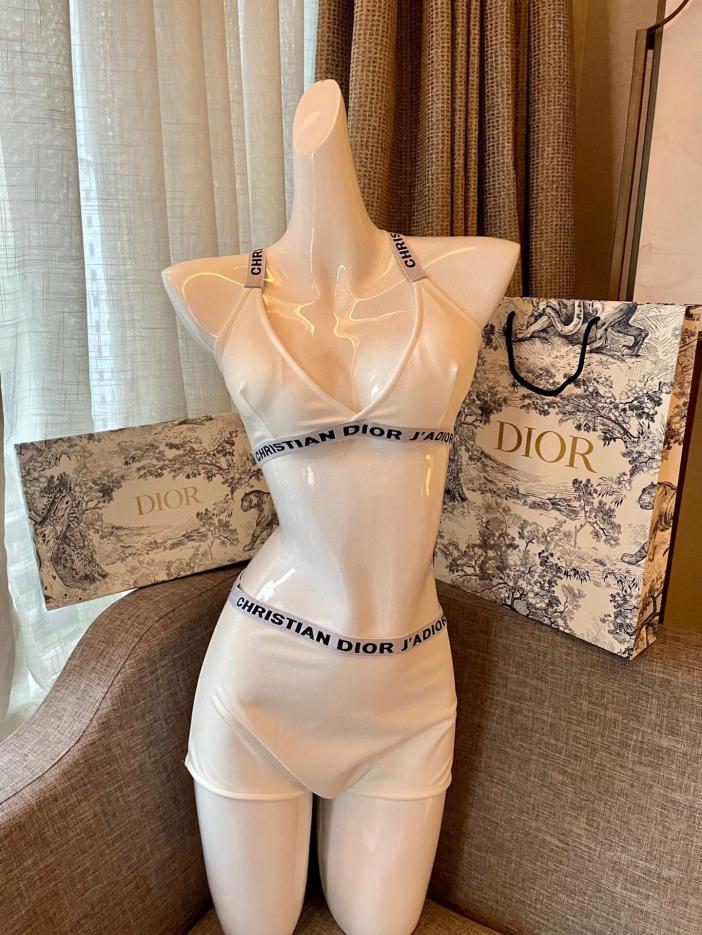 replica,repliche,fake,1:1,earrings,bracelet,ring,jewelry Costume da bagno diviso Dior adatto a varie scene ♀ Mare, piscina, sorgente termale, parco acquatico, rafting replica,repliche,fake,1:1,earrings,bracelet,ring,jewelry Costume da bagno diviso Dior adatto a varie scene ♀ Mare, piscina, sorgente termale, parco acquatico, rafting