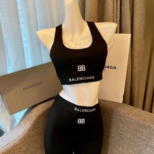 replica,repliche,fake,1:1,earrings,bracelet,ring,jewelry Costume intero Balenciaga