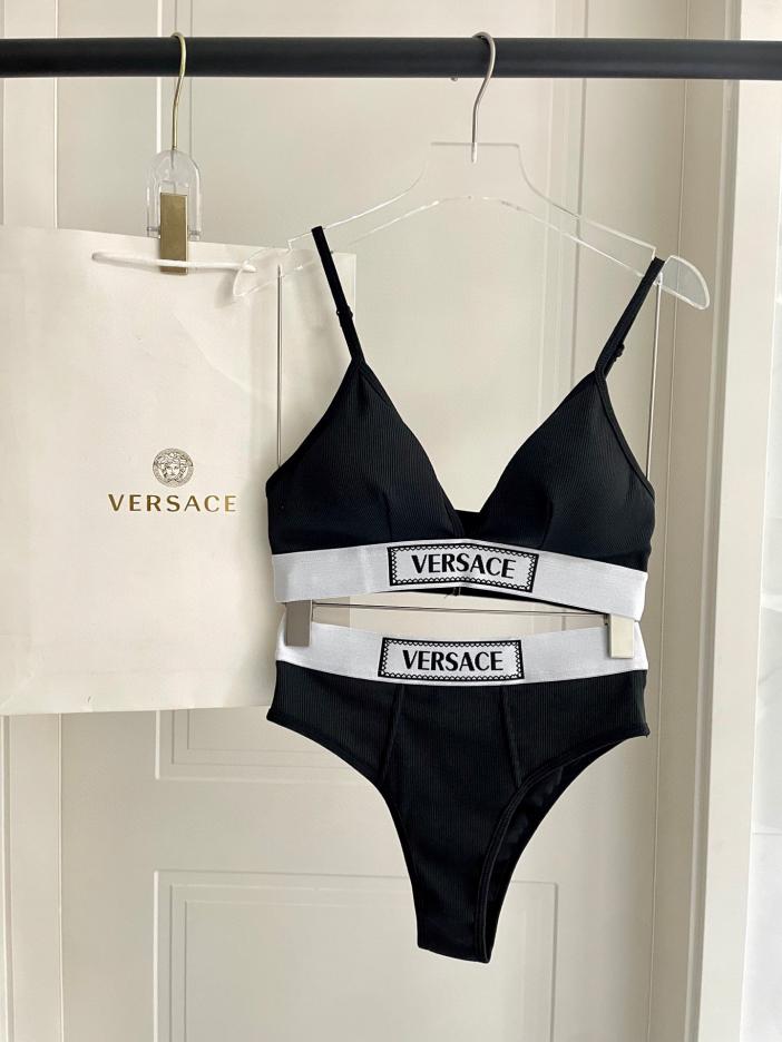 replica,repliche,fake,1:1,earrings,bracelet,ring,jewelry Il bikini diviso Versace è un costume da bagno adatto a varie scene: mare, piscina, sorgente termale, parco acquatico, rafting replica,repliche,fake,1:1,earrings,bracelet,ring,jewelry Il bikini diviso Versace è un costume da bagno adatto a varie scene: mare, piscina, sorgente termale, parco acquatico, rafting