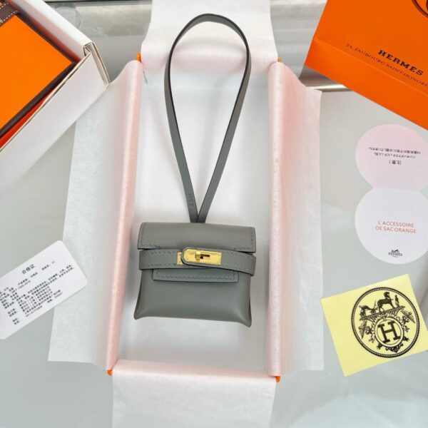 replica,repliche,fake,1:1,earrings,bracelet,ring,jewelry Ciondolo per borsa per cuffie HERMES Kelly, prodotto originale squisito, puramente fatto a mano con cuciture