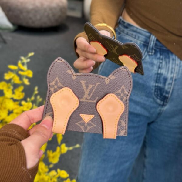 replica,repliche,fake,1:1,earrings,bracelet,ring,jewelry Portacarte Louis Vuitton a zampa di gatto