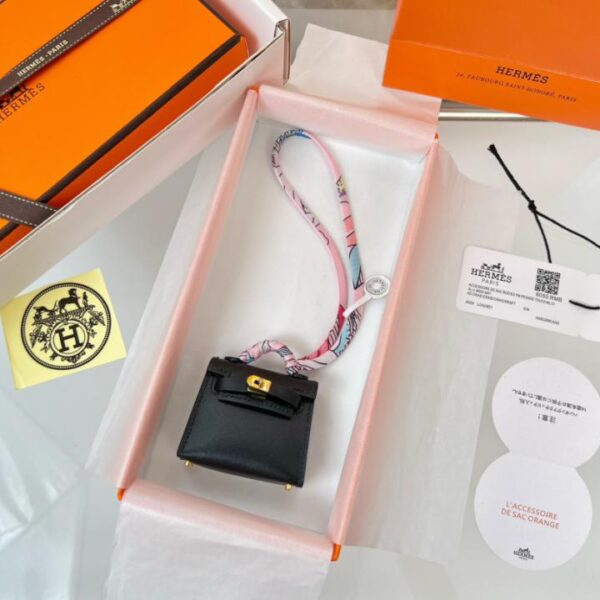 replica,repliche,fake,1:1,earrings,bracelet,ring,jewelry Borsa HERMES mini Kelly (nera) ciondolo kelly twilly