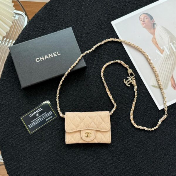 replica,repliche,fake,1:1,earrings,bracelet,ring,jewelry Nuova mini borsa a tracolla Chanel Ball in pelle caviale