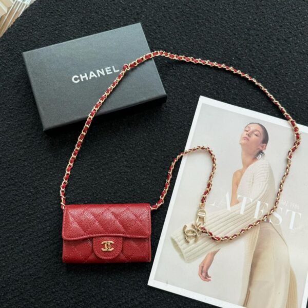 replica,repliche,fake,1:1,earrings,bracelet,ring,jewelry Nuova mini borsa a tracolla Chanel Ball in pelle caviale