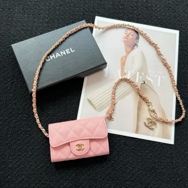 replica,repliche,fake,1:1,earrings,bracelet,ring,jewelry Nuova mini borsa a tracolla Chanel Ball in pelle caviale