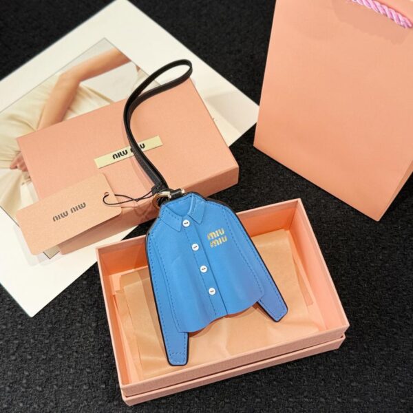 replica,repliche,fake,1:1,earrings,bracelet,ring,jewelry Ciondolo cordino per camicia in pelle blu MIUMIU