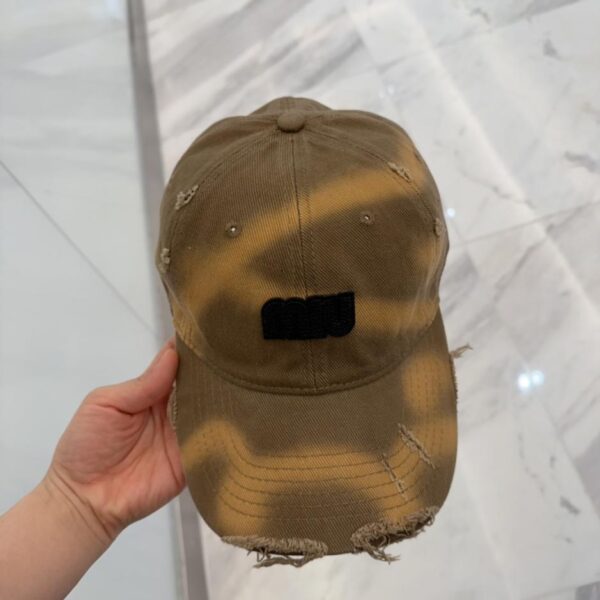 Nuovo cappellino da baseball di Miu Miu