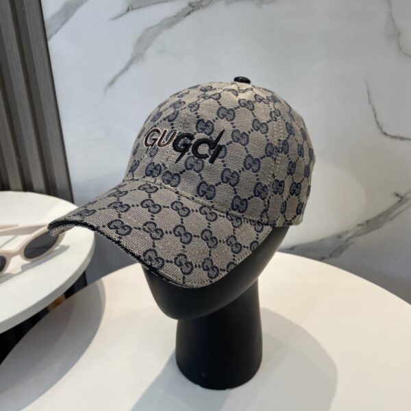 replica,repliche,fake,1:1,earrings,bracelet,ring,jewelry Cappellino da baseball originale classico Gucci, versatile per uomo e donna in tutte le stagioni
