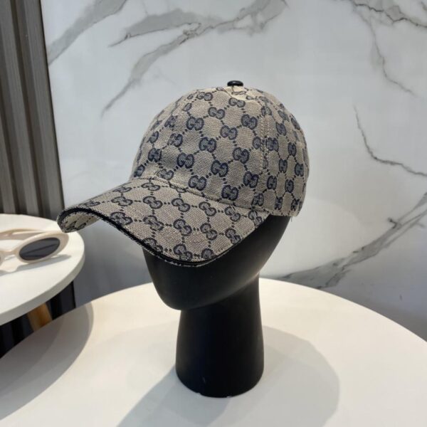 replica,repliche,fake,1:1,earrings,bracelet,ring,jewelry Cappellino da baseball originale classico Gucci, versatile per uomo e donna in tutte le stagioni