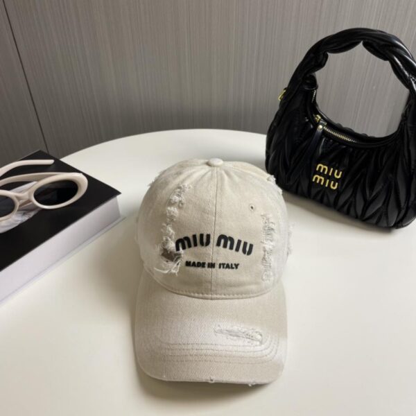 replica,repliche,fake,1:1,earrings,bracelet,ring,jewelry Nuovo berretto da baseball semplice di Miu Miu