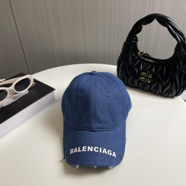 replica,repliche,fake,1:1,earrings,bracelet,ring,jewelry Nuovo berretto da baseball in denim invecchiato lavato di Balenciaga