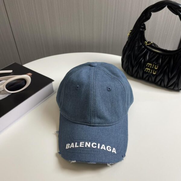 replica,repliche,fake,1:1,earrings,bracelet,ring,jewelry Nuovo berretto da baseball in denim invecchiato lavato di Balenciaga