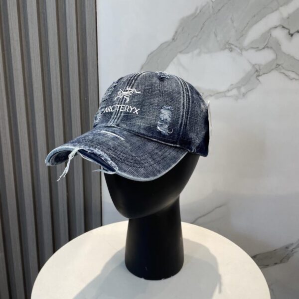 replica,repliche,fake,1:1,earrings,bracelet,ring,jewelry Arc’teryx nuovo berretto da baseball con foro invecchiato