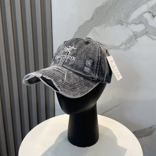 replica,repliche,fake,1:1,earrings,bracelet,ring,jewelry Arc’teryx nuovo berretto da baseball con foro invecchiato