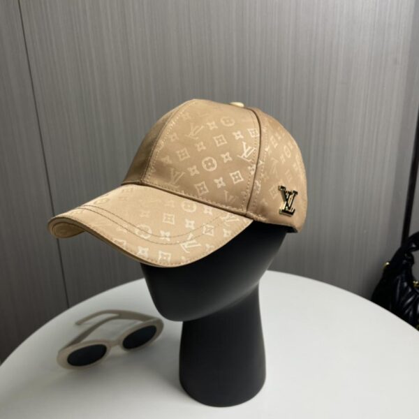 replica,repliche,fake,1:1,earrings,bracelet,ring,jewelry Berretto da baseball Louis Vuitton Il nuovo berretto da baseball LV LouisVuitton è realizzato con l’industria pesante, di fascia alta ed elegante, unisex