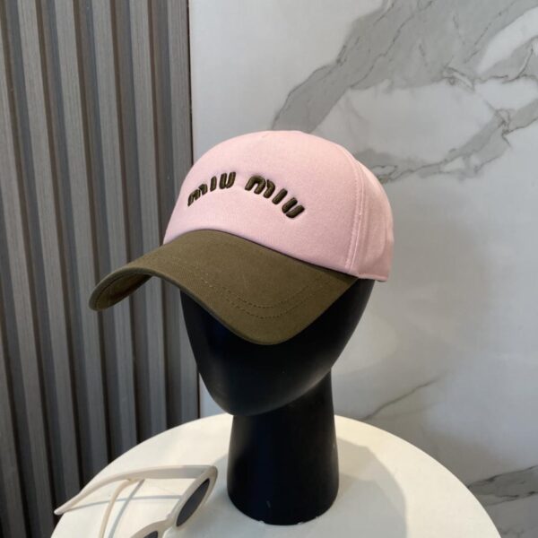 replica,repliche,fake,1:1,earrings,bracelet,ring,jewelry Nuovo cappellino da baseball ricamato di Miu Miu