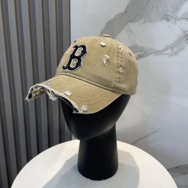 replica,repliche,fake,1:1,earrings,bracelet,ring,jewelry Nuovo cappellino da baseball ridisegnato della MLB