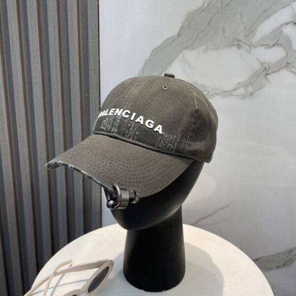 replica,repliche,fake,1:1,earrings,bracelet,ring,jewelry Cappellino da baseball con nuovo logo BALENCIAGA, stesso stile per uomo e donna