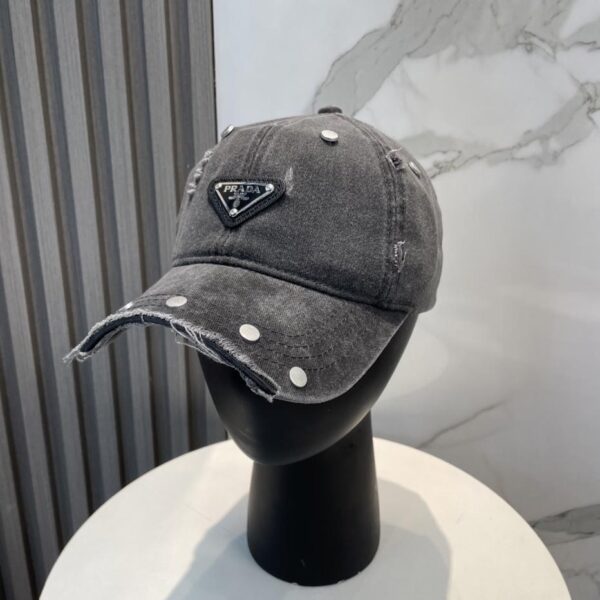 replica,repliche,fake,1:1,earrings,bracelet,ring,jewelry Prada nuovo cappellino da baseball ridisegnato