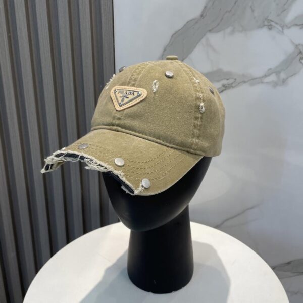 replica,repliche,fake,1:1,earrings,bracelet,ring,jewelry Prada nuovo cappellino da baseball ridisegnato