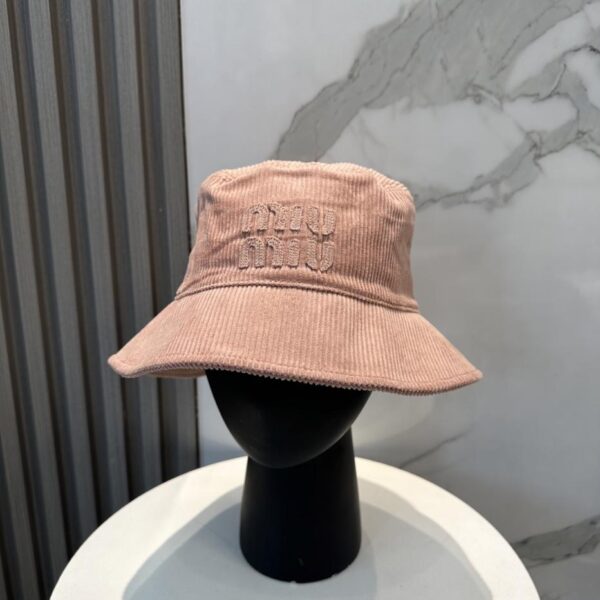 replica,repliche,fake,1:1,earrings,bracelet,ring,jewelry Nuovo berretto da baseball con cappello a secchiello in velluto a coste di Miu Miu in edizione limitata